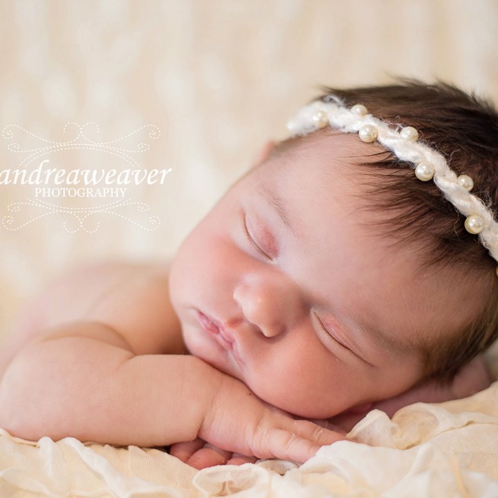 Ava, 11 days new