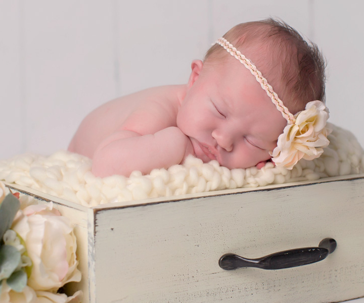 Chiara, 8 days new