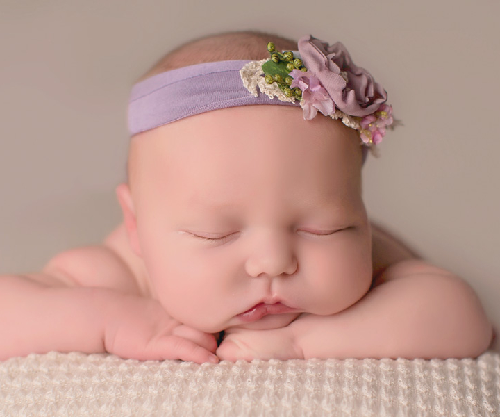Kayla, 8 days new