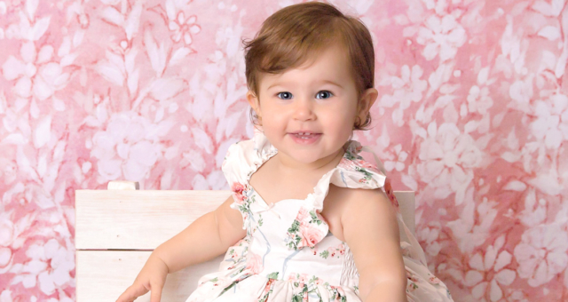 Lucy, 1 year & cake smash