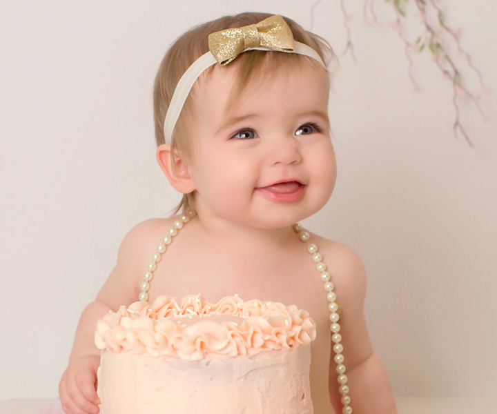 Addy, 1 year & cake smash
